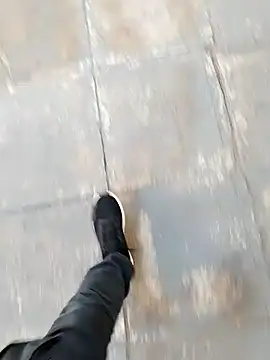 Unknown18cmxh online show from December 18, 2025, 8:42 am