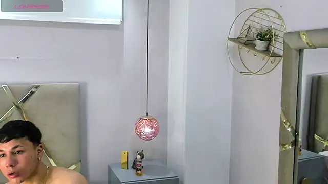 Snapshot of AaronFonseca_ chatting on November 12, 2025, 8:08 pm AaronFonseca online show from November 12, 2025, 8:08 pm