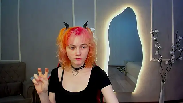 Awawrin online show from November 17, 2025, 1:28 pm