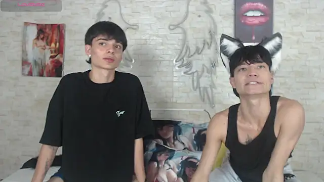 axel milo kairo and noa online show from November 18, 2025, 3:45 am