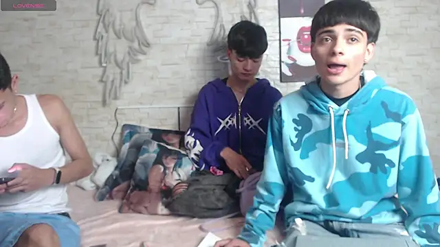 axel milo kairo and noa online show from December 16, 2025, 7:19 pm