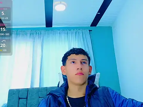 FelipeGonzalezz online show from December 22, 2025, 1:08 pm