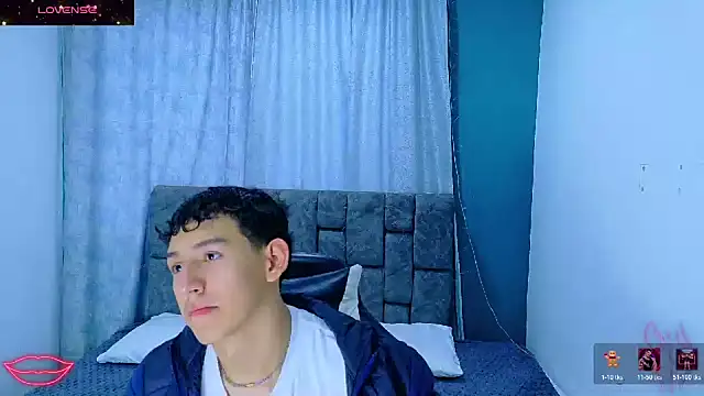 FelipeGonzalezz online show from January 11, 2026, 12:21 pm