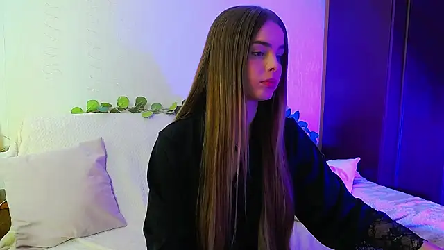 AlicaLOVEalisa777 online show from December 21, 2025, 2:02 pm