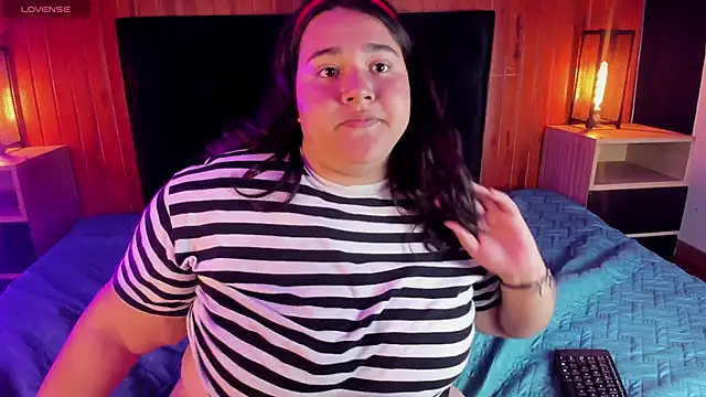 Candy lovelly online show from November 24, 2025, 7:02 pm