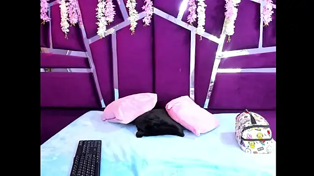 Nina Velvet online show from November 22, 2025, 1:59 am