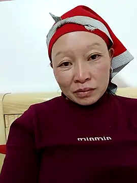 girl-hot2x online show from February 7, 2026, 12:31 pm