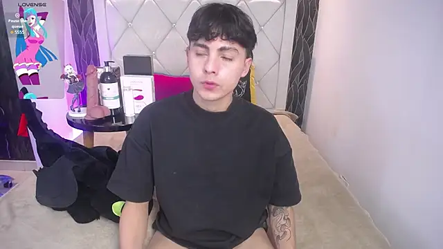 Samu FoXXX online show from November 12, 2025, 8:19 pm