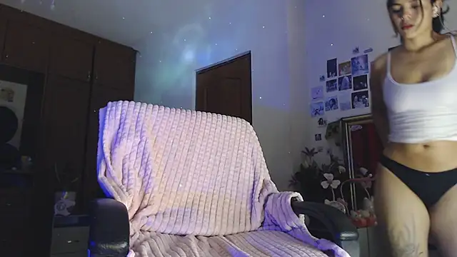 Snapshot of Mia_Tylorr chatting on November 13, 2025, 9:47 pm Mia Tylorr online show from November 13, 2025, 9:47 pm