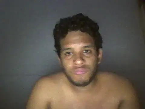 Snapshot of josecamsex27 chatting on February 26, 2026, 2:21 am josecamsex27 online show from February 26, 2026, 2:21 am