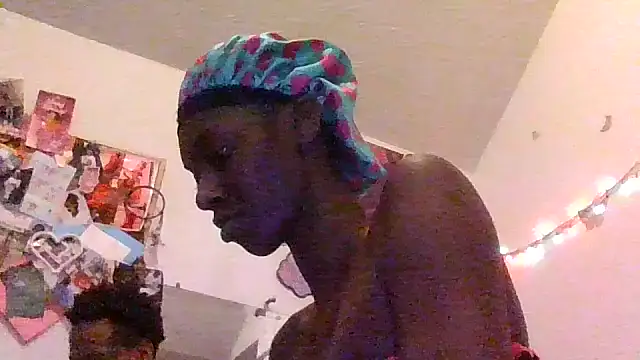 Snapshot of Her_ForbiddenGarden chatting on November 14, 2025, 1:37 am Her ForbiddenGarden online show from November 14, 2025, 1:37 am