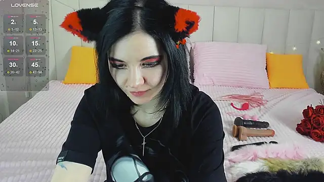 Lina Moony online show from February 17, 2026, 1:57 am