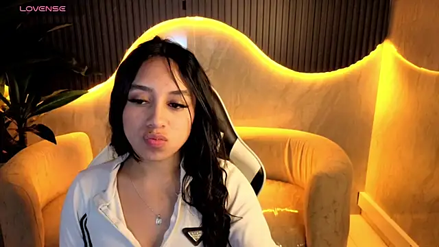 Snapshot of Juliana_Tx chatting on February 25, 2026, 12:48 pm Juliana Tx online show from February 25, 2026, 12:48 pm