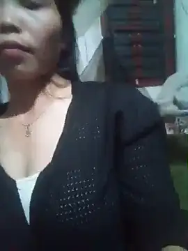 Snapshot of chim-yen chatting on November 17, 2025, 12:44 pm chim-yen online show from November 17, 2025, 12:44 pm