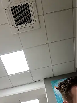 iamhotmodel online show from November 18, 2025, 3:05 pm