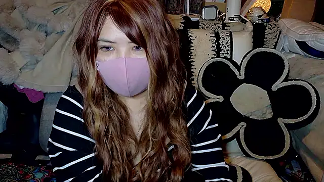 Snapshot of oxLILxMELOxo chatting on December 5, 2025, 2:47 pm oxLILxMELOxo online show from December 5, 2025, 2:47 pm