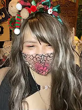 Snapshot of oxLILxMELOxo chatting on December 16, 2025, 3:50 pm oxLILxMELOxo online show from December 16, 2025, 3:50 pm