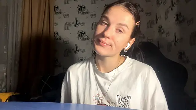 AliciaCapehart online show from December 1, 2025, 3:06 pm