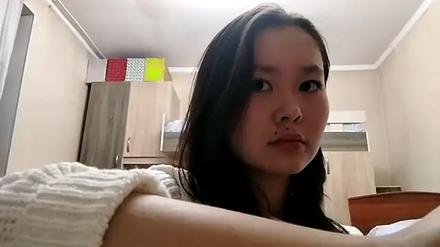 Snapshot of HuldaKye chatting on November 20, 2025, 12:27 pm HuldaKye online show from November 20, 2025, 12:27 pm