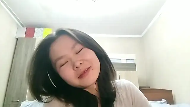 Snapshot of HuldaKye chatting on November 21, 2025, 1:32 pm HuldaKye online show from November 21, 2025, 1:32 pm