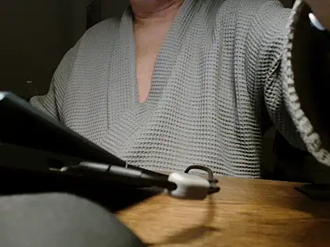 Snapshot of sssuka chatting on February 11, 2026, 10:04 pm sssuka online show from February 11, 2026, 10:04 pm