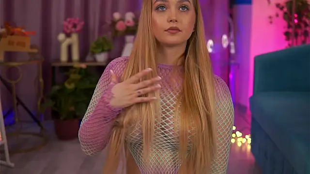 Snapshot of ElyssawetXX chatting on November 28, 2025, 7:27 pm ElyssawetXX online show from November 28, 2025, 7:27 pm