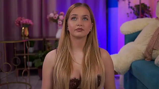 ElyssawetXX online show from January 15, 2026, 7:28 pm