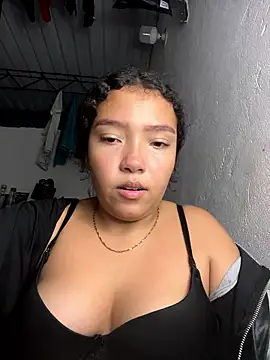 PetiteKattia online show from January 18, 2026, 5:11 am