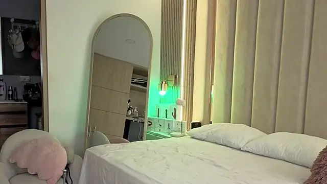 Iamnyxy online show from December 2, 2025, 11:04 am