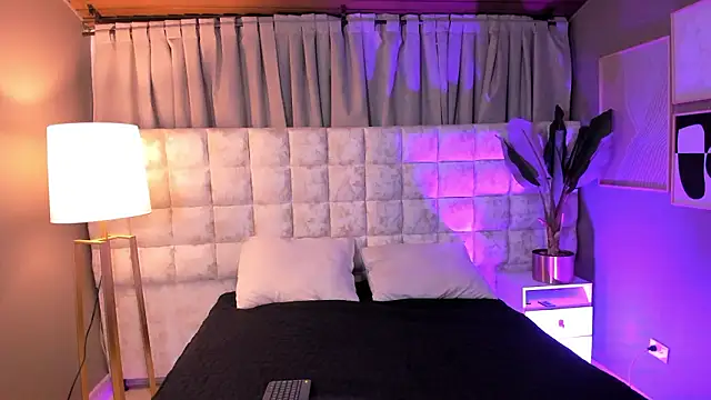 Atenea Velle online show from March 19, 2026, 1:37 pm