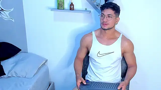 Nolan joness online show from June 11, 2026, 10:08 pm