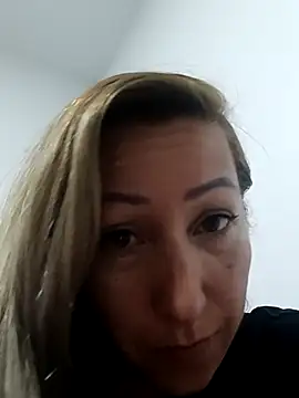 chrystal sl852 online show from February 22, 2026, 4:02 am