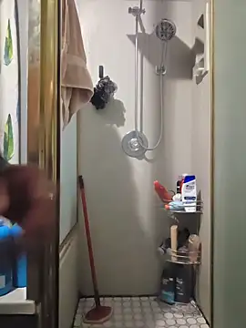 piggylatino online show from December 19, 2025, 3:24 am