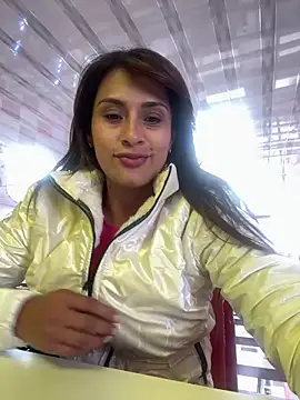 valeria absurdah online show from January 13, 2026, 7:52 pm