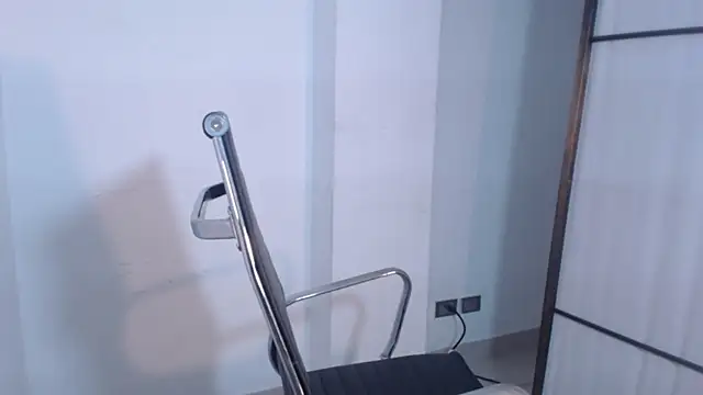 CataGreen1 online show from November 11, 2025, 9:04 pm