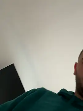 Snapshot of Alex005962 chatting on November 13, 2025, 12:37 pm Alex005962 online show from November 13, 2025, 12:37 pm