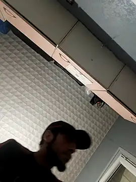 hotguy71000 online show from December 5, 2025, 5:09 pm