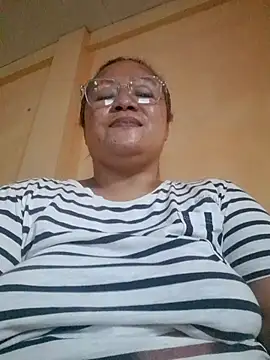 loriepinay46 online show from June 18, 2026, 9:09 am