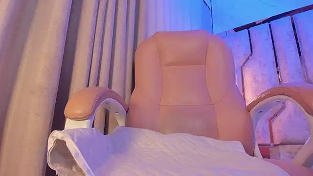 Caroline palmerr online show from April 9, 2026, 3:28 am