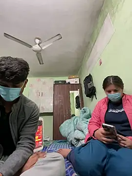 Cute hotzara online show from January 15, 2026, 4:39 am