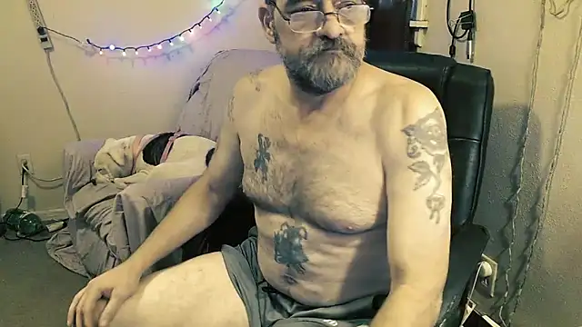 MrBigginTX online show from February 4, 2026, 11:42 pm