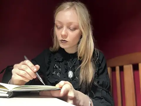 moonlight fiend online show from December 20, 2025, 5:31 pm