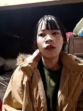 gugu0022 online show from November 28, 2025, 11:40 pm