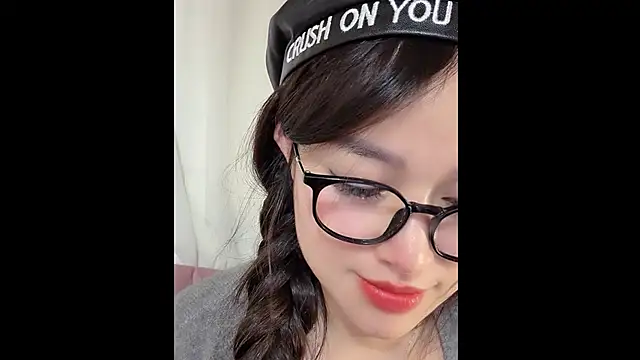 MiCandy-Lovee online show from November 21, 2025, 7:01 pm