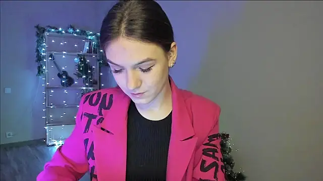 luna lust 212 online show from December 23, 2025, 4:21 am