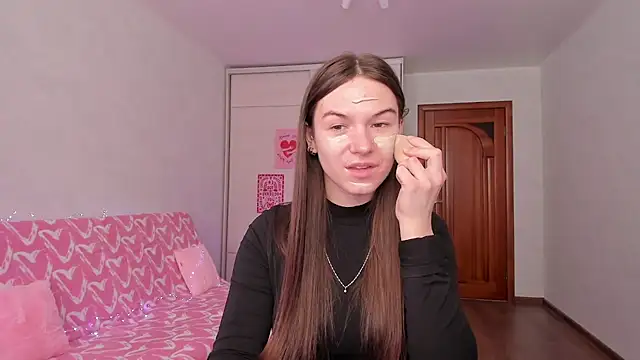 luna lust 212 online show from April 21, 2026, 12:22 pm