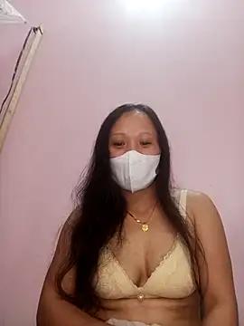 t-t-babe online show from November 12, 2025, 1:44 pm