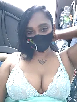 Dharshini98 online show from April 28, 2026, 6:13 pm