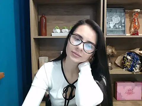 Snapshot of divina_kira chatting on November 17, 2025, 7:58 am divina kira online show from November 17, 2025, 7:58 am