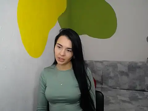 divina kira online show from December 18, 2025, 11:05 am